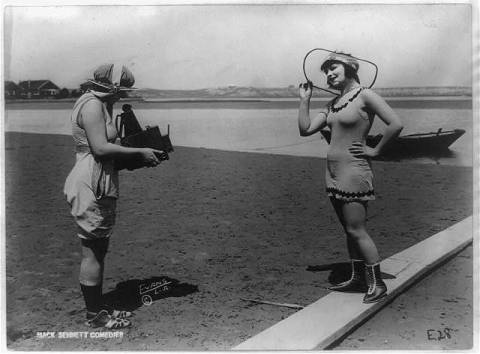 Roxy McGowan and Mary Thurman in bathing suits, Mack Sennett Productions Courtesy The Library of Congress, Reproduction Number: LC-USZ62-97733